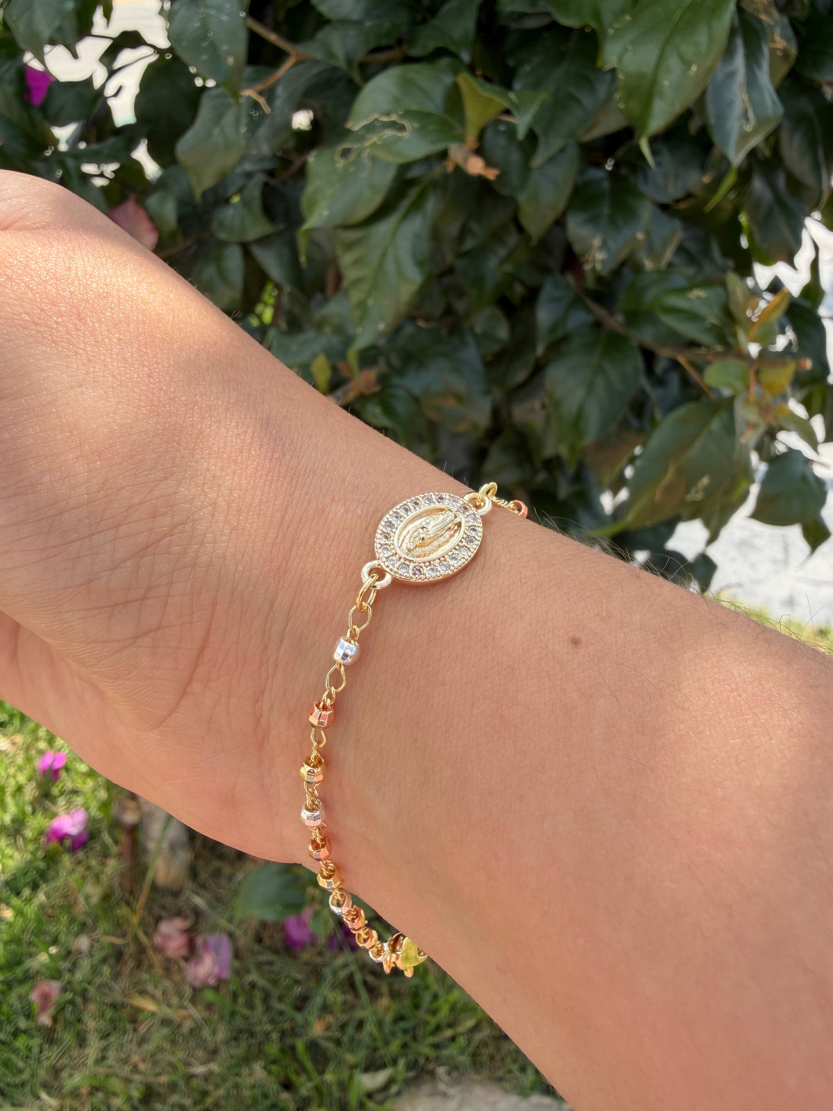 Pulsera virgen 3 colores. Laminado en oro 14k.