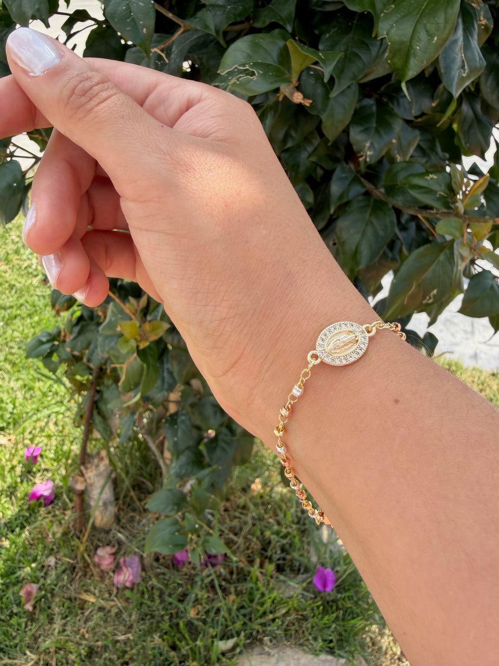 Pulsera virgen 3 colores. Laminado en oro 14k.