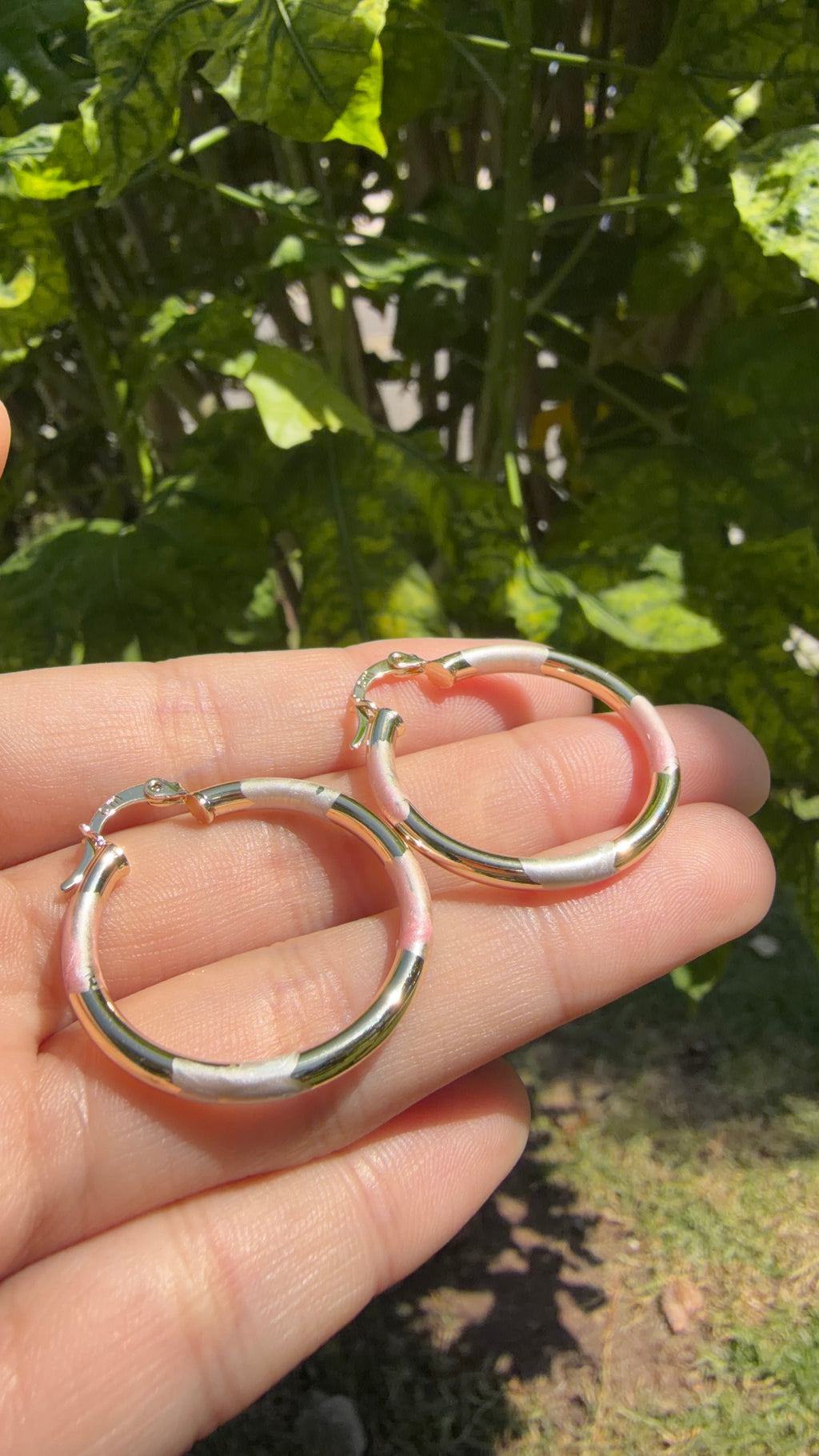 Arrecada mediana 3 colores. Laminado en oro 14k