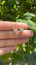 Arete corazón con pedrería. Laminado en oro 14k