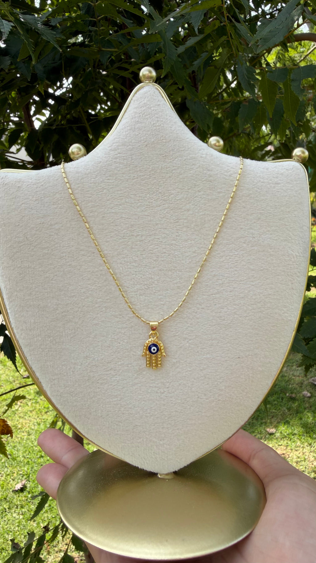Collar manita de Fatima . Laminado en oro 14k
