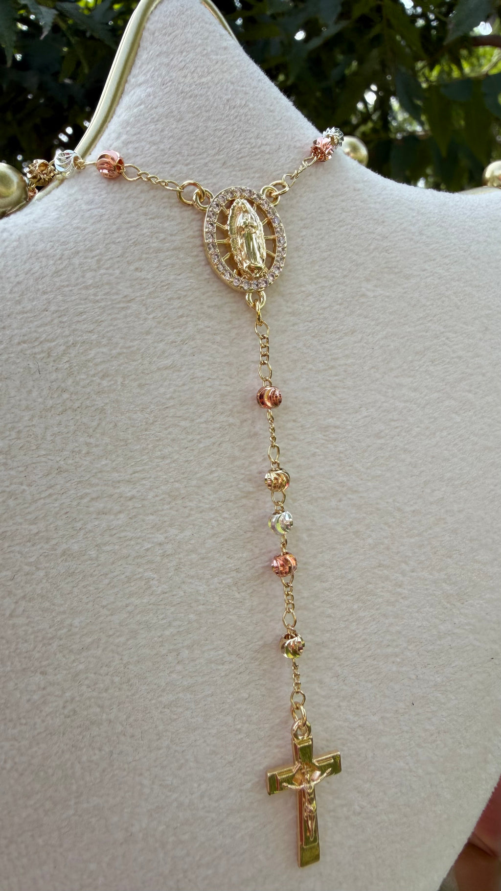 Rosario Virgen + zirconias 3 colores. Laminado en oro 14k