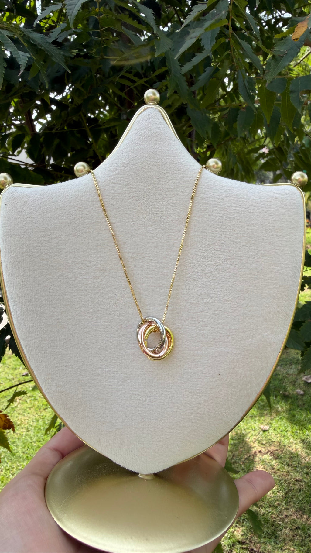 Collar círculos entrelazados 3 colores. Laminado en oro 14k