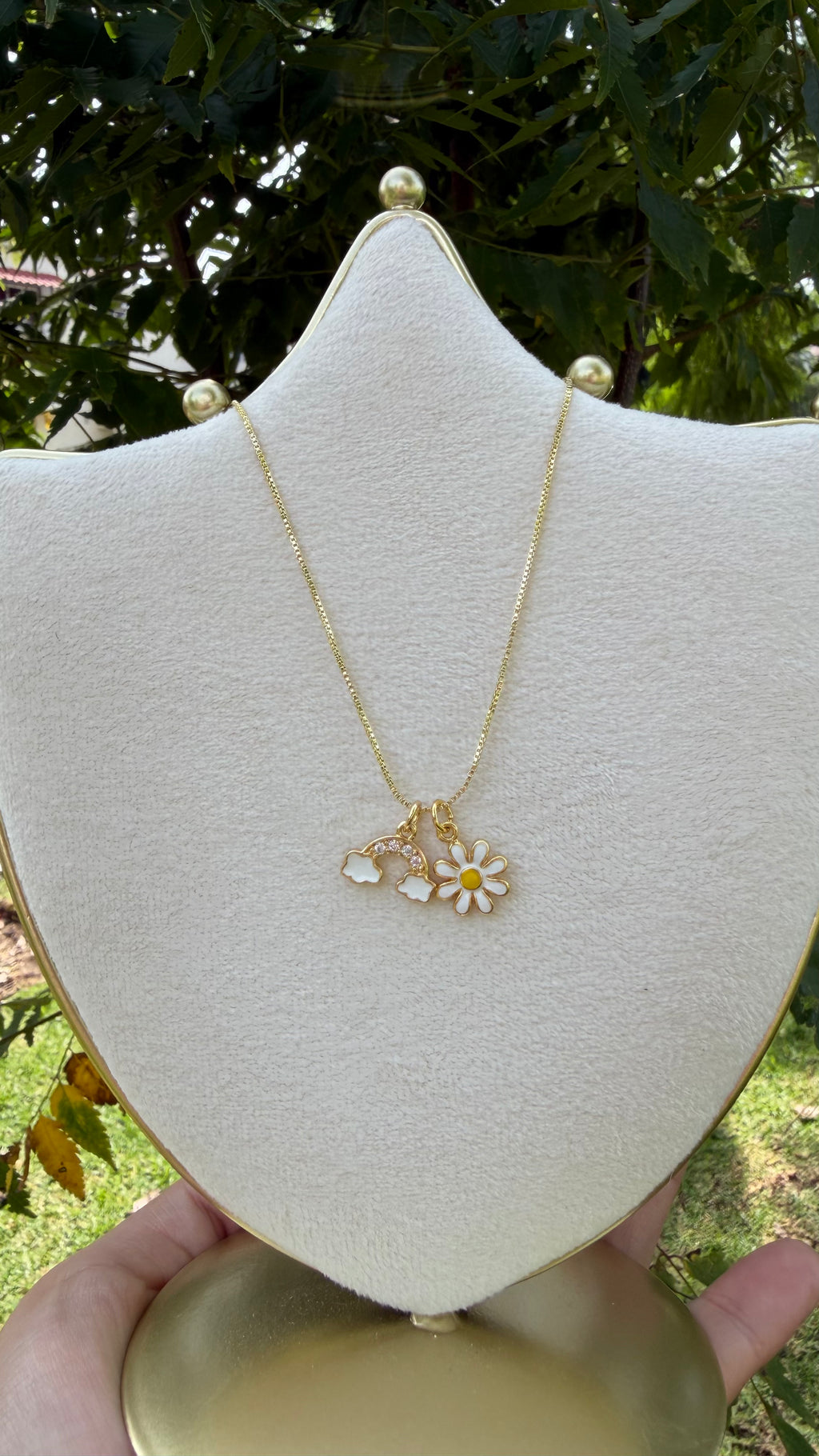 Collar flor + arcoiris. Laminado en oro 14k