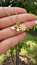 Collar flor + arcoiris. Laminado en oro 14k