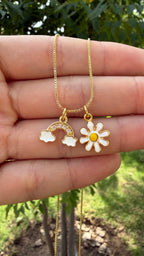 Collar flor + arcoiris. Laminado en oro 14k