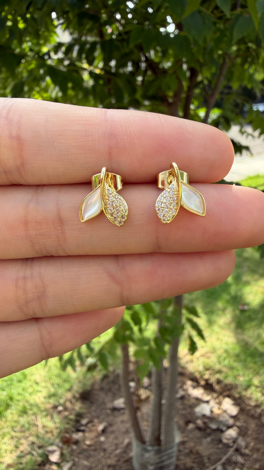 Aretes colita de sirena. Laminado en oro 14k