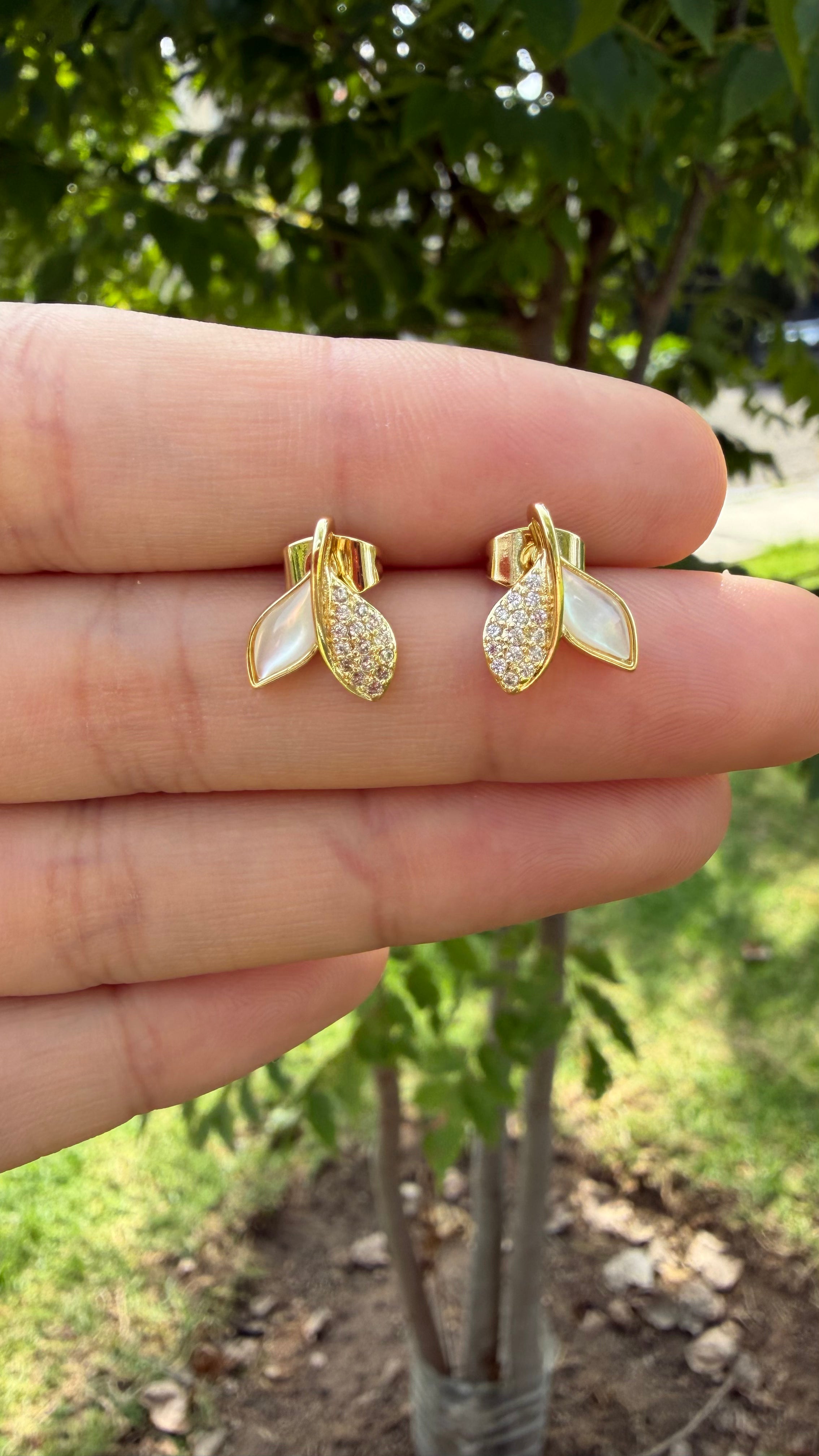 Aretes colita de sirena. Laminado en oro 14k