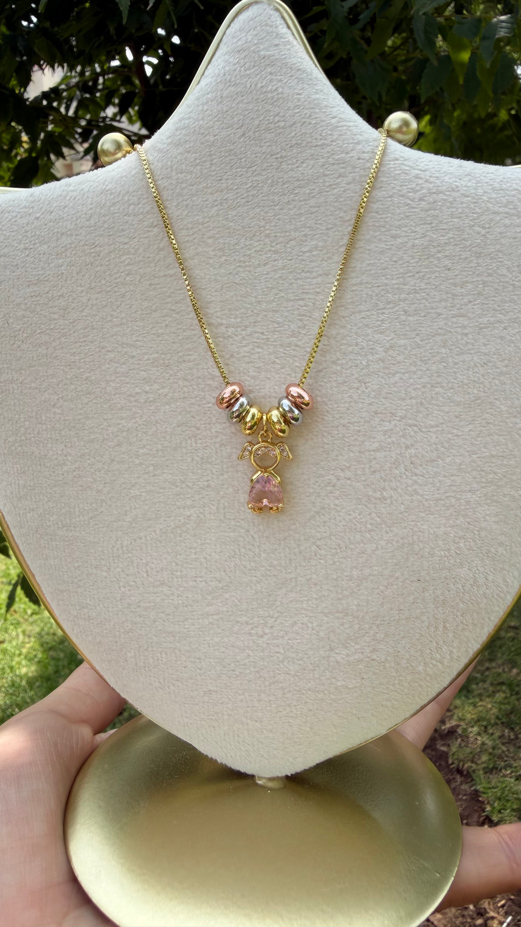 Collar niñita rosa. Laminado en oro 14k