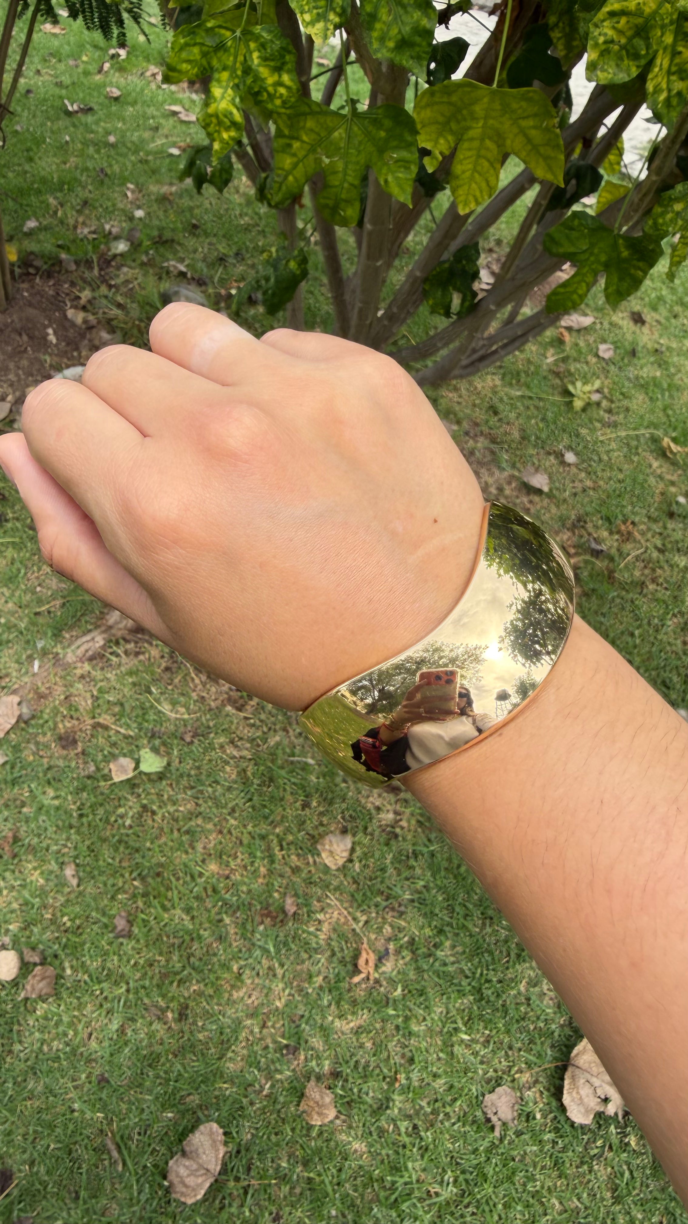 Brazalete chunky ondas. Laminado en oro 14k